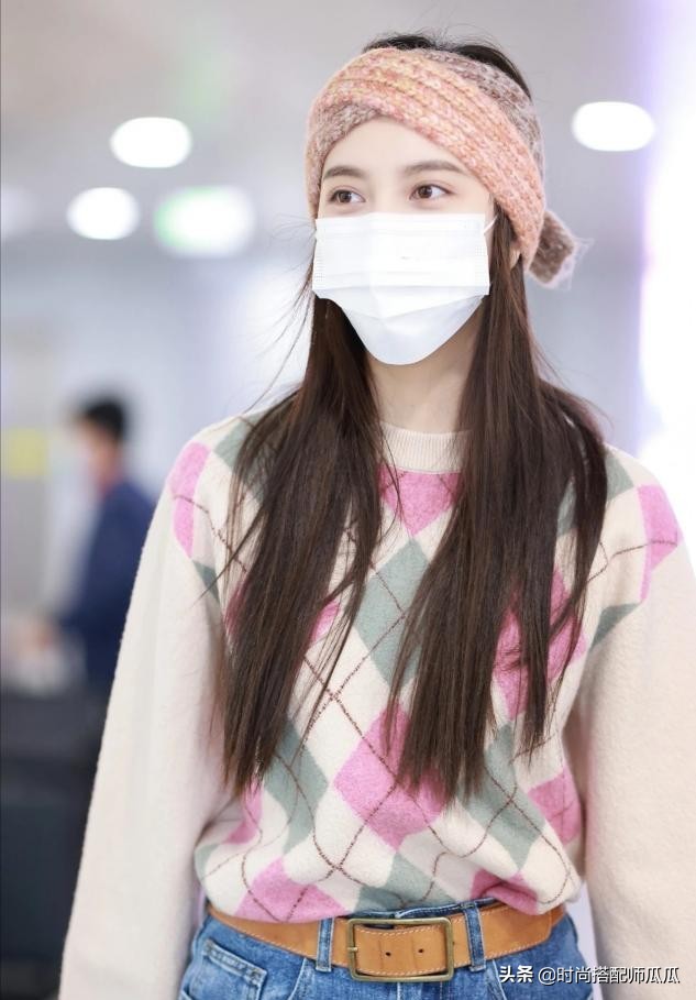 这个春天学会用“发带”凹造型,承包你一年的时髦