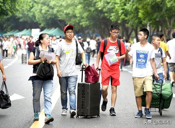 因为一次点头视频,“考公政审”没通过:高校的新型诈骗又升级