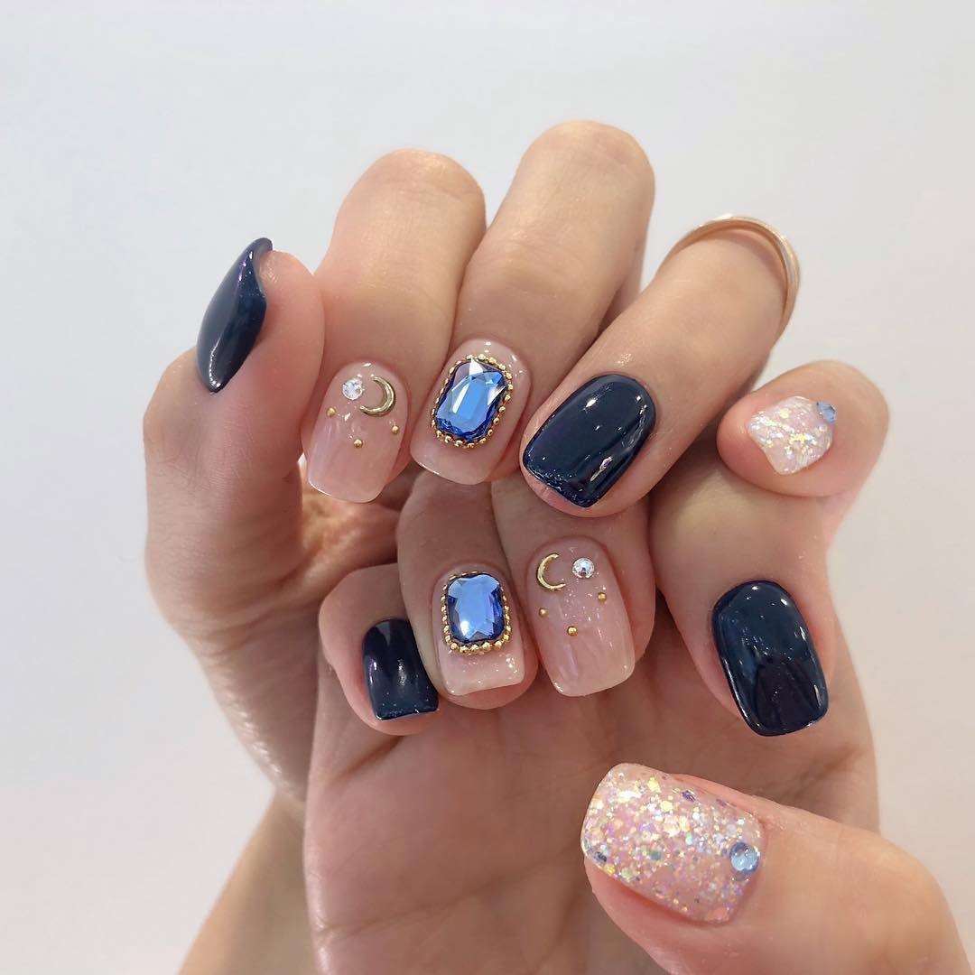 简约高级珍珠钻石美甲,钻石美甲款式简约