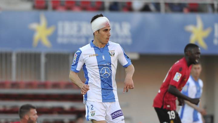 五大联赛中最残忍的犯规,五大联赛背身阻挡犯规