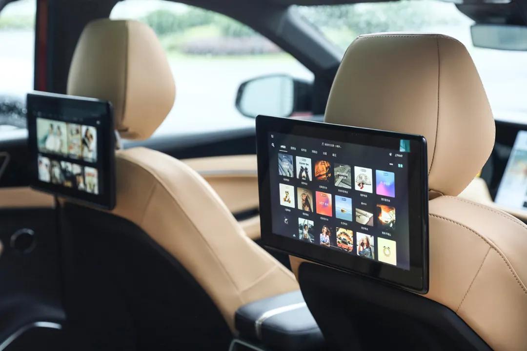 奥迪e-tron2021款50quattro豪华型,奥迪e-tron2019年最好的电动suv