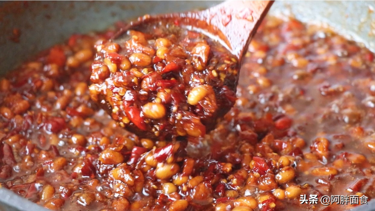 最简单的熬黄豆酱的做法,快速熬制黄豆酱的做法