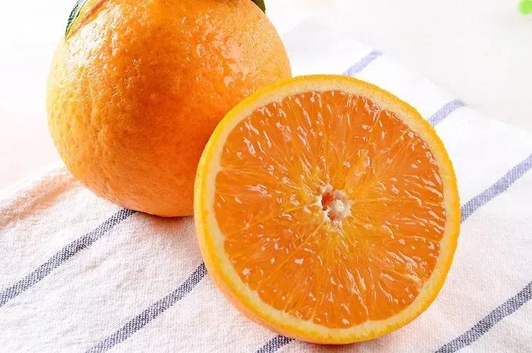 3个桃子26块钱,3个桃子28元