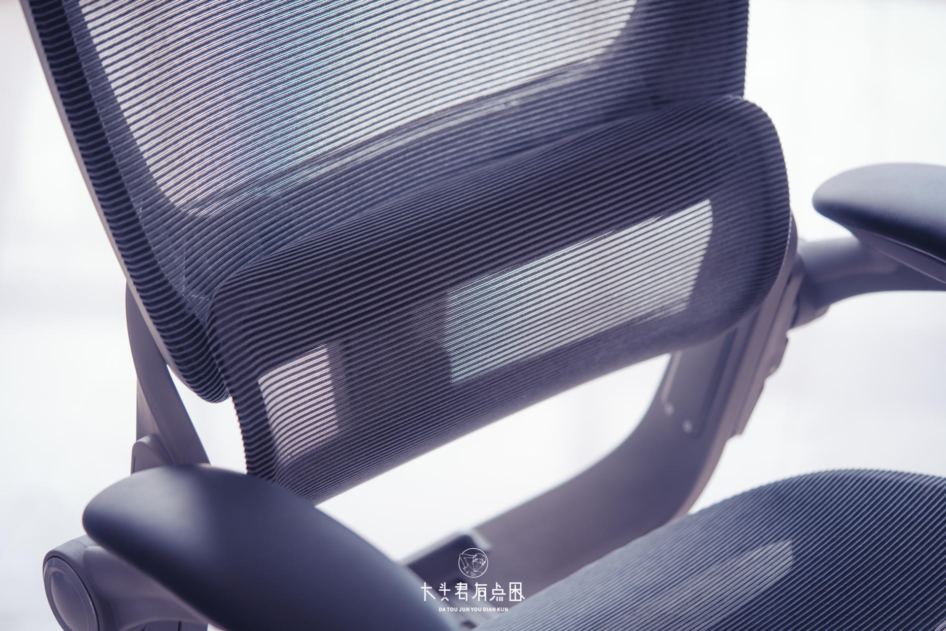 「大头君有点困」舒适再升级，网易3D悬挂腰靠人体工学椅使用感受