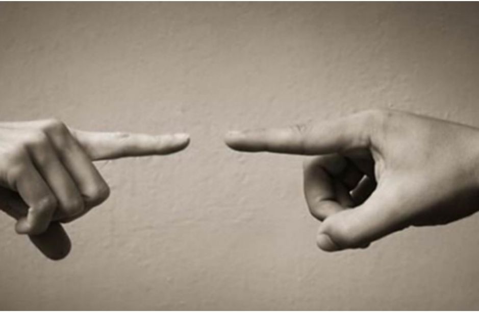 学生考第一被冤枉作弊结果出事,学生考试作弊但是没发现如何处理