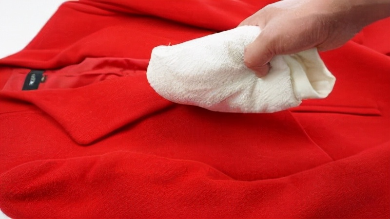 看了邻居的分享，才知道清洗毛呢大衣这么简单！不用水洗也不用晒