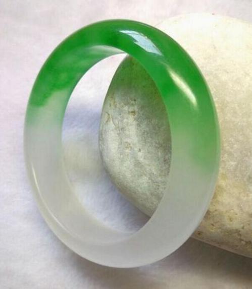 玉手镯怎样保养才能比较光润,玉手镯用什么清洗更加光润