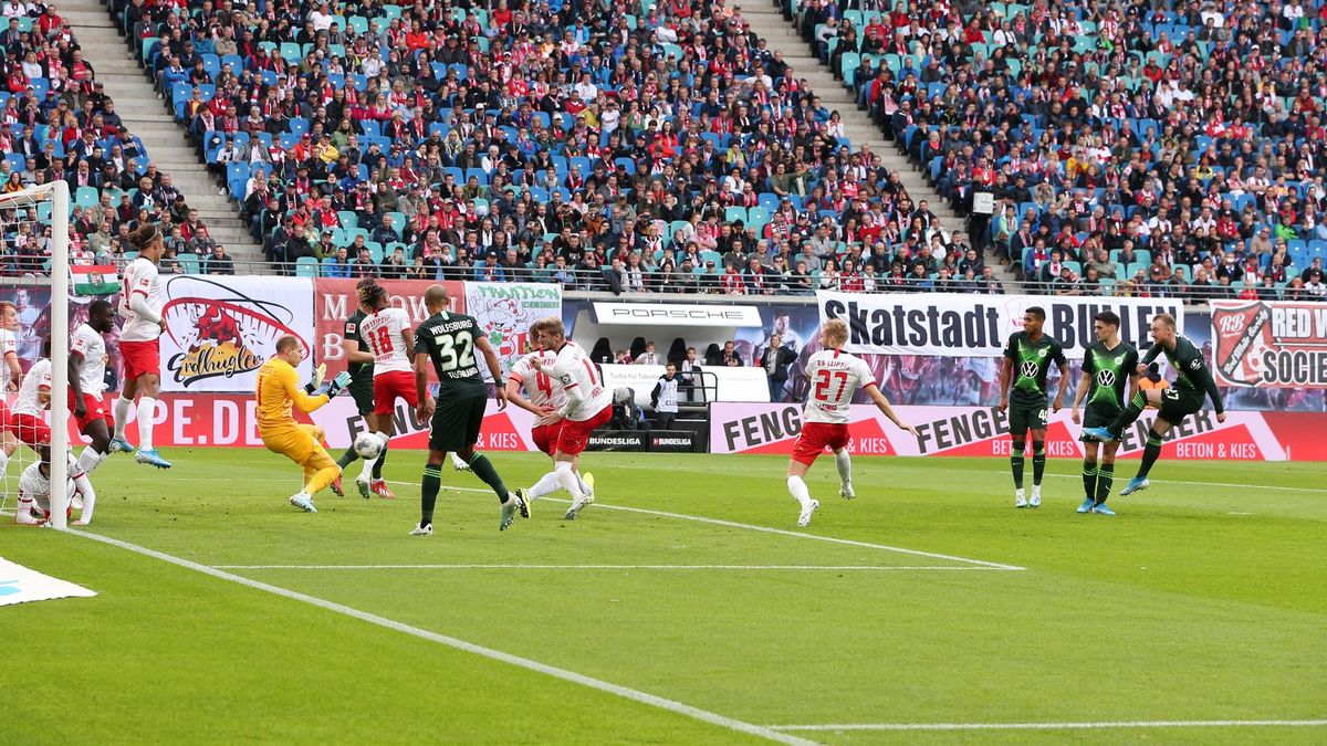 荷兰足球重新崛起,荷兰梅开二度扳平比分