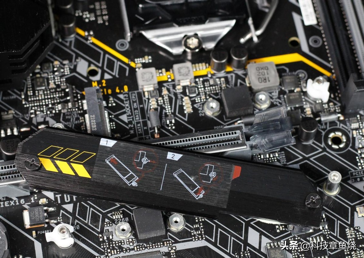 华硕tufb560重炮手能插几个固态,华硕tufb560重炮手说明书