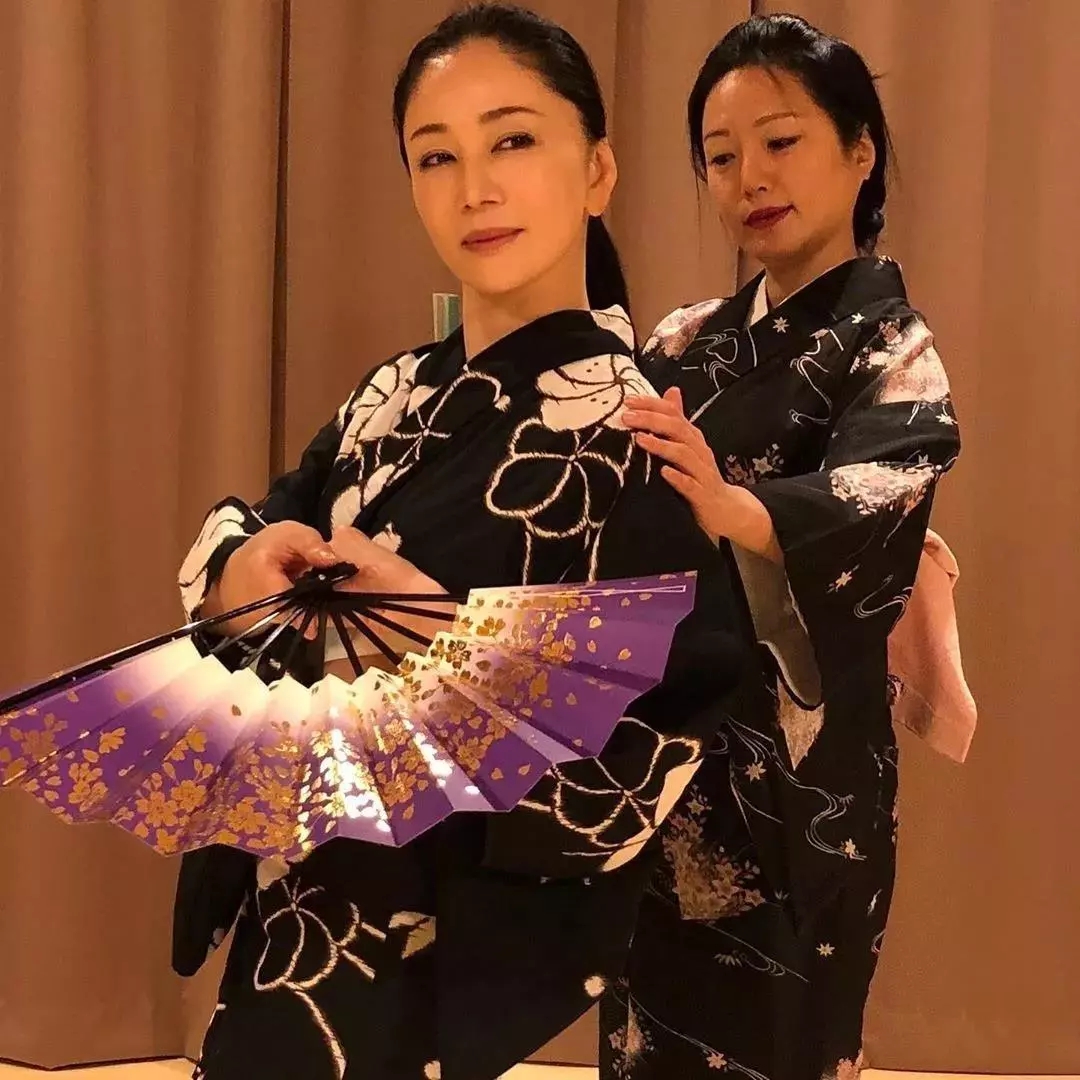 52岁大妈身材神似少女,52岁大妈美似少女