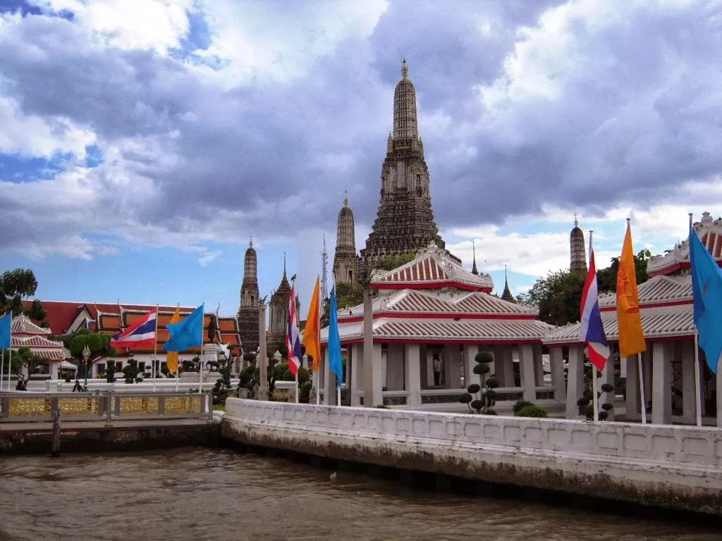 泰国从小就要去寺庙,泰国5泰铢硬币版别