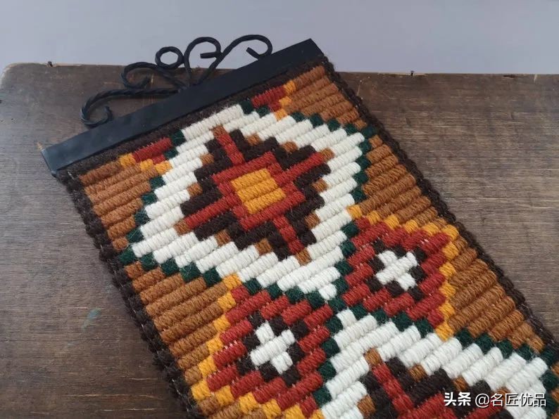 旧物利用!毛线用不完就用来刺绣,这才是十字绣最让人佩服的绣法