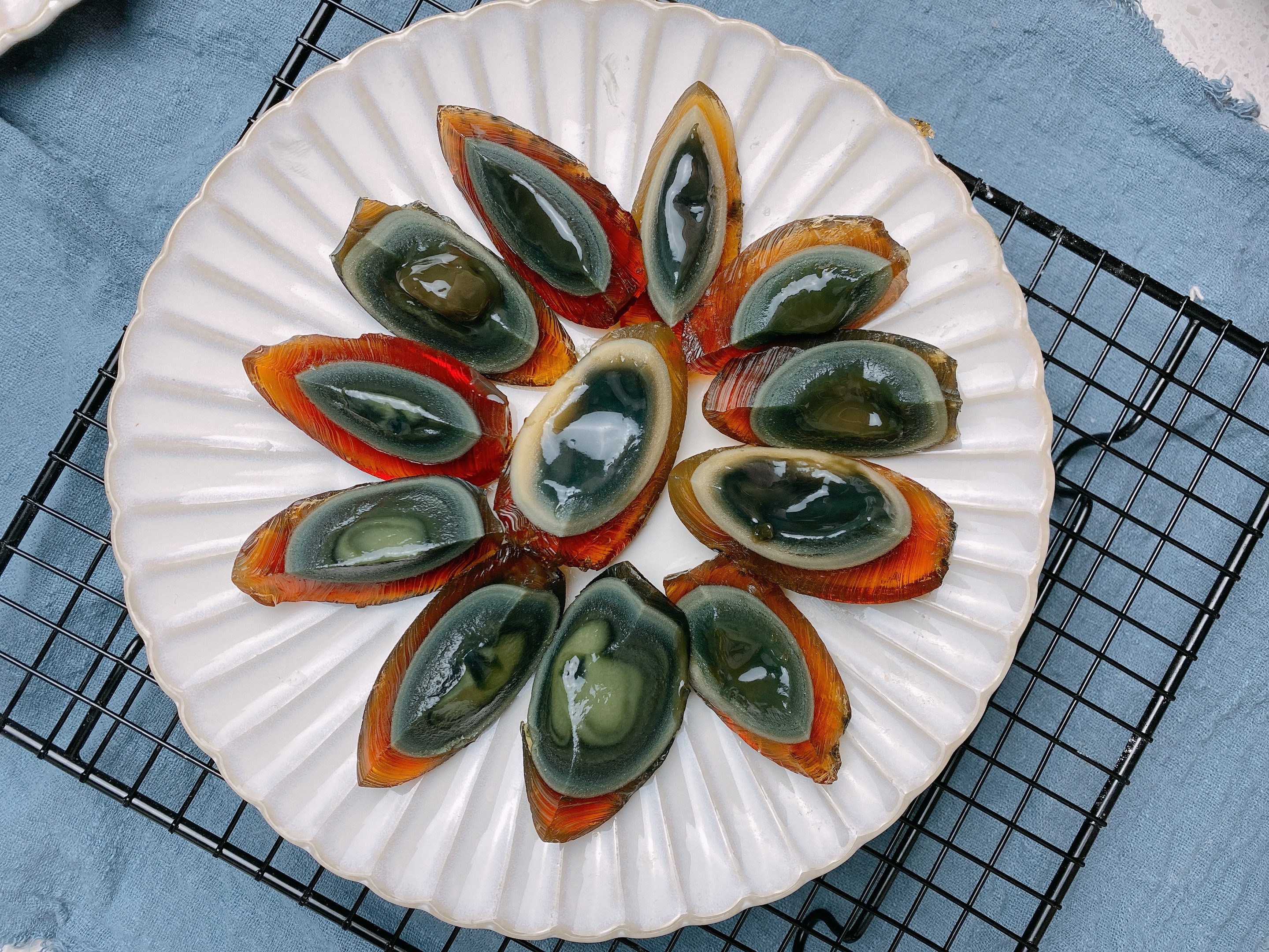 皮蛋凉拌过年菜,凉拌皮蛋调料家常菜