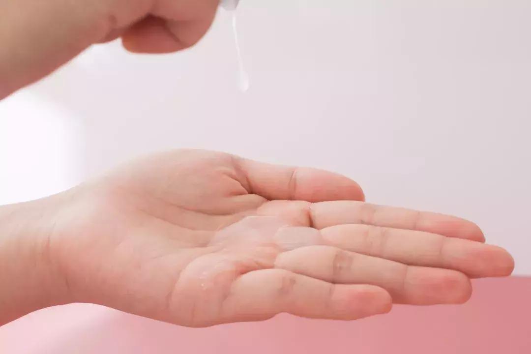 沈梦辰美妆精华,沈梦辰全靠这款精华液逆袭变白