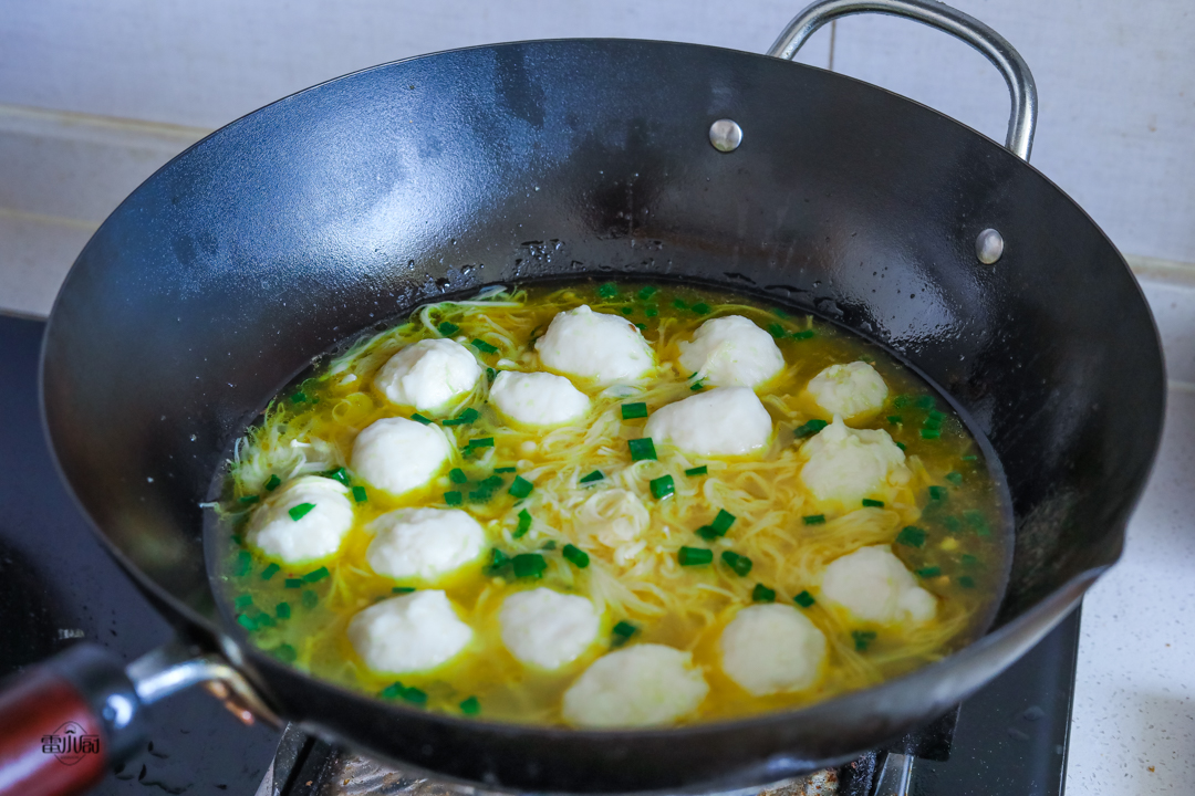 自己做鱼丸子的做法,自己做鱼丸的方法视频