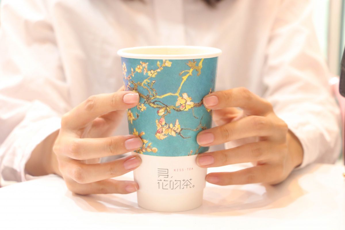 火爆珠三角的网红奶茶店来了，还带着宫崎骏设计的杯子！