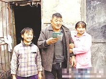 义丐谢傻子现在咋样了？他曾20年收养8个弃婴，15次捐款4000元