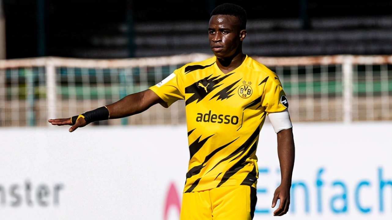 19岁天才八场12球炸翻全欧,14岁26球天才神童