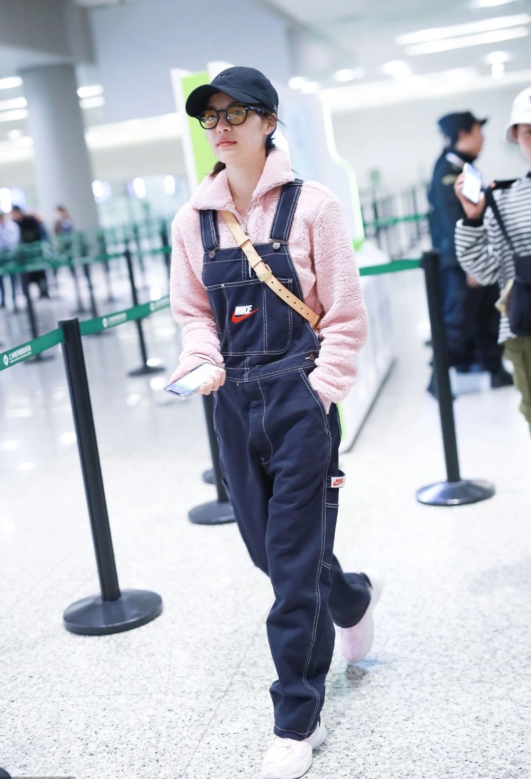 机场女王杨幂,机场女王戚薇杨幂