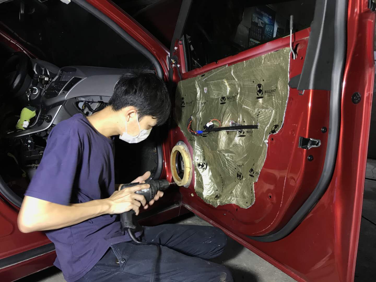 雪佛兰科鲁兹改装音响效果,雪佛兰科鲁兹改装效果视频