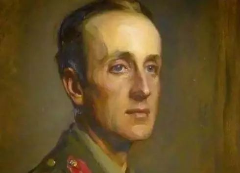 她是美国最富有的女人,却被丈夫冷落,她出轨,首相都为她求情