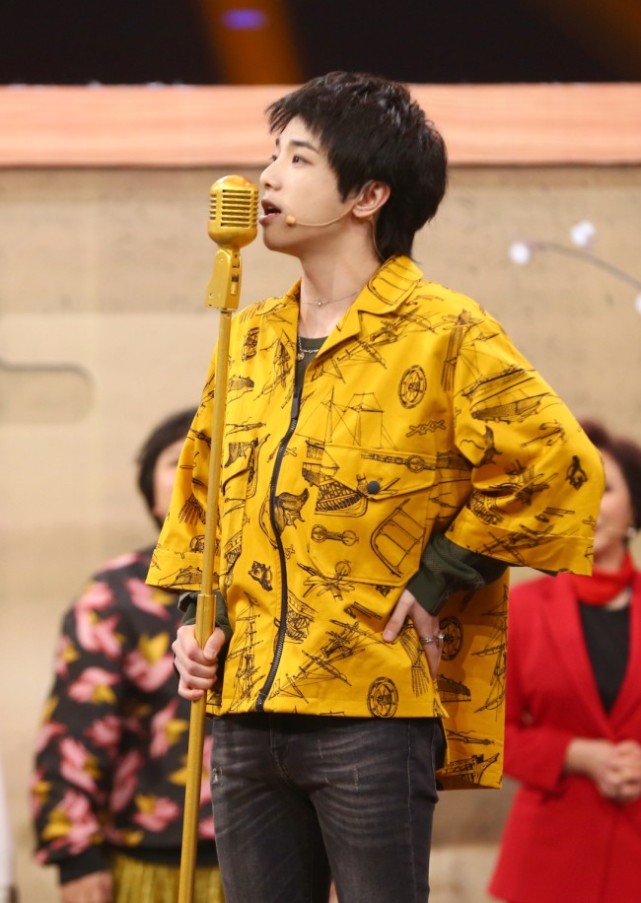 华晨宇发型变化全过程,华晨宇发型为啥变化这么快