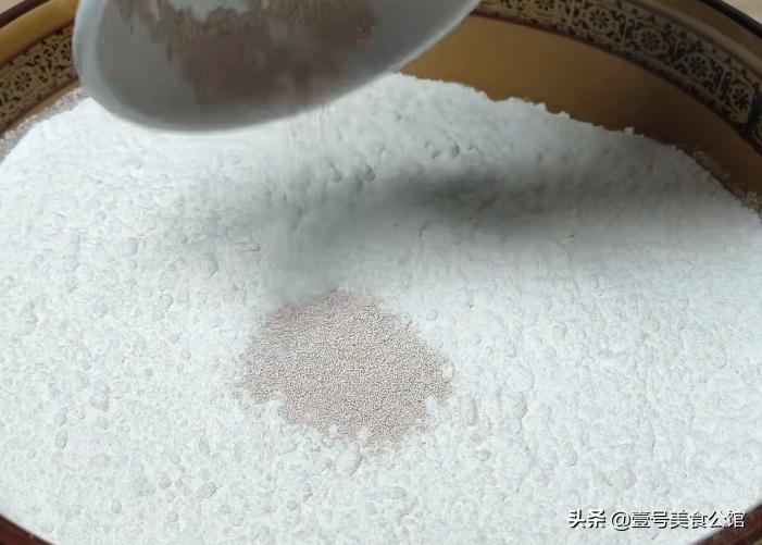 分享居家披萨饼的简单做法，鲜香拉丝，营养好吃，老少皆宜的美食