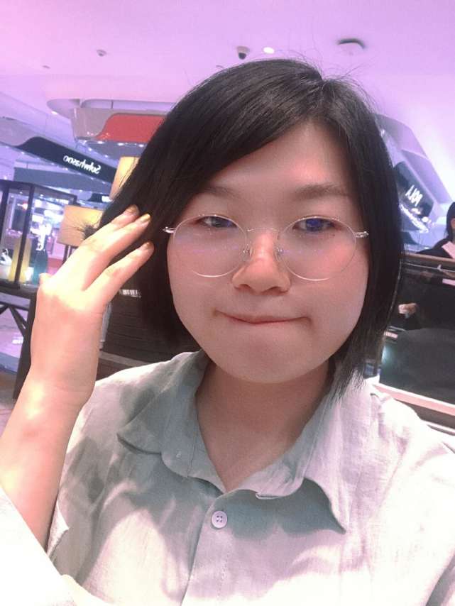 凡尔赛文学蒙淇淇真实身份,凡尔赛文学代表蒙淇淇最新采访