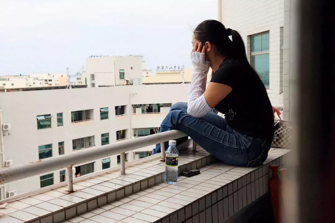 揭秘自杀热线接线员