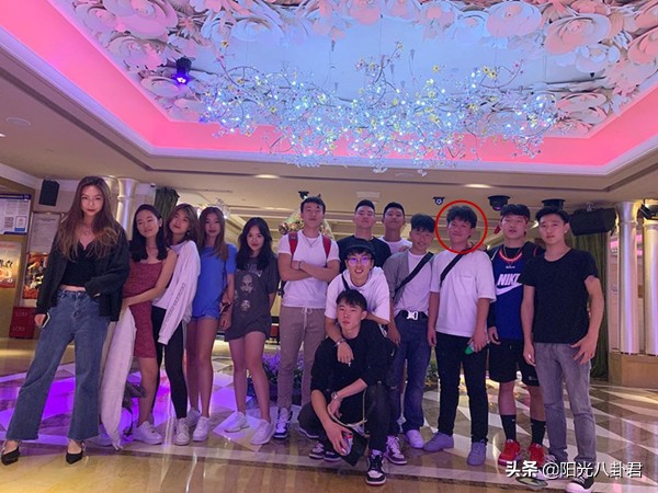 陈坤晒儿子帅气校服照,陈坤17岁儿子