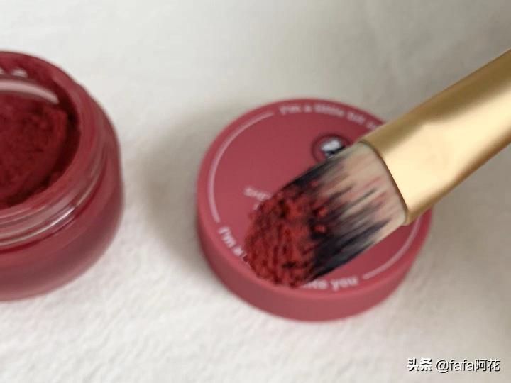 好用不贵的美妆单品,美妆博主有多少化妆品