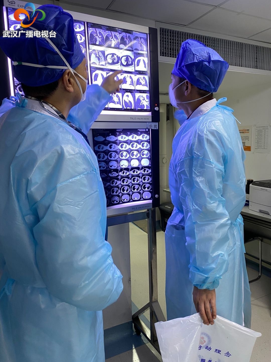 核桃仁卡住小孩气管,小孩吃核桃仁卡住了怎么办