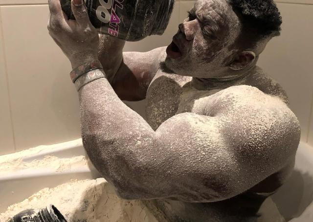 健身蛋粉每天都要吃吗 (初级健身如何吃蛋白粉)