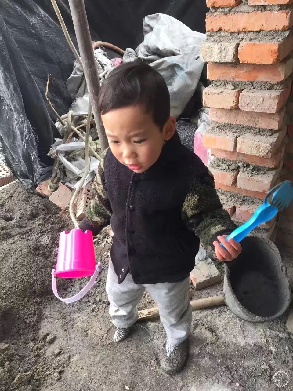 sasa，西西，设计师老王和三圣乡的“亲家DearHome”