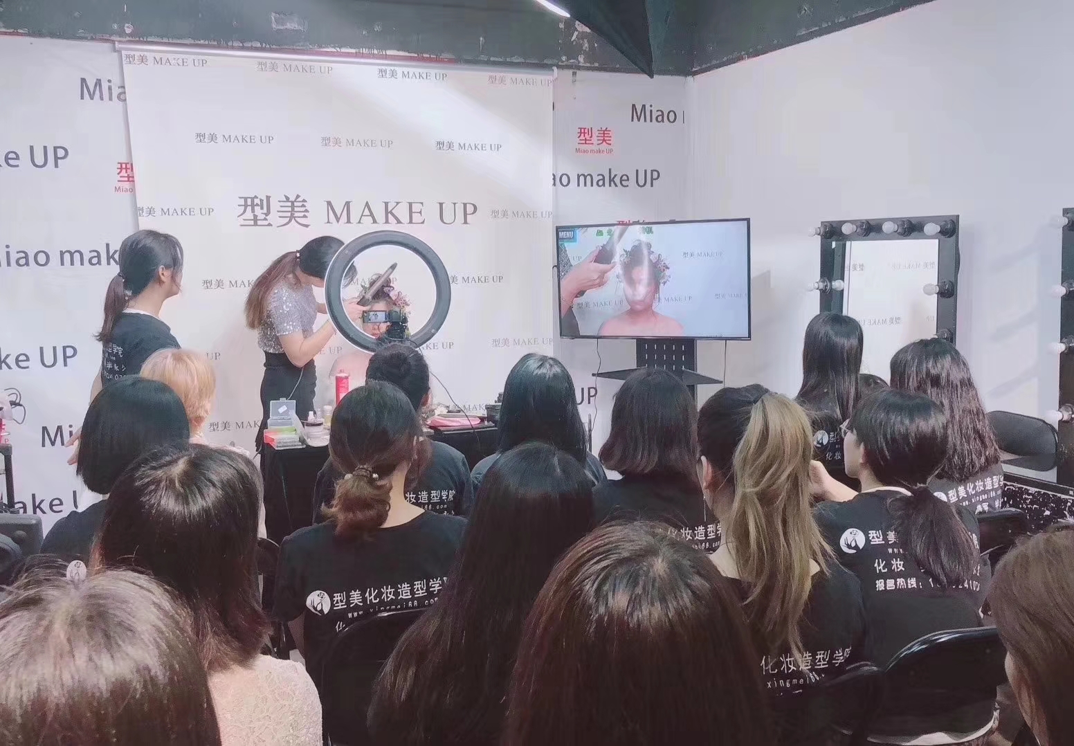 在化妆学校学化妆学不会怎么办,化妆学校学化妆要了解什么