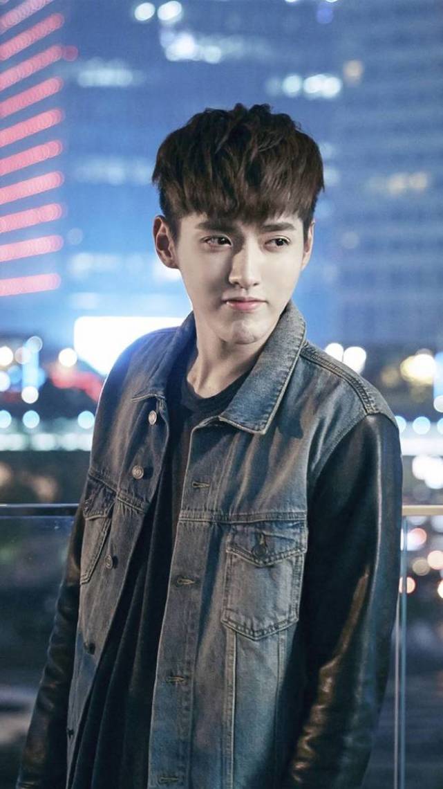 吴亦凡刘亦菲等外籍艺人是否要向外国交税？海外华人发布专业分析