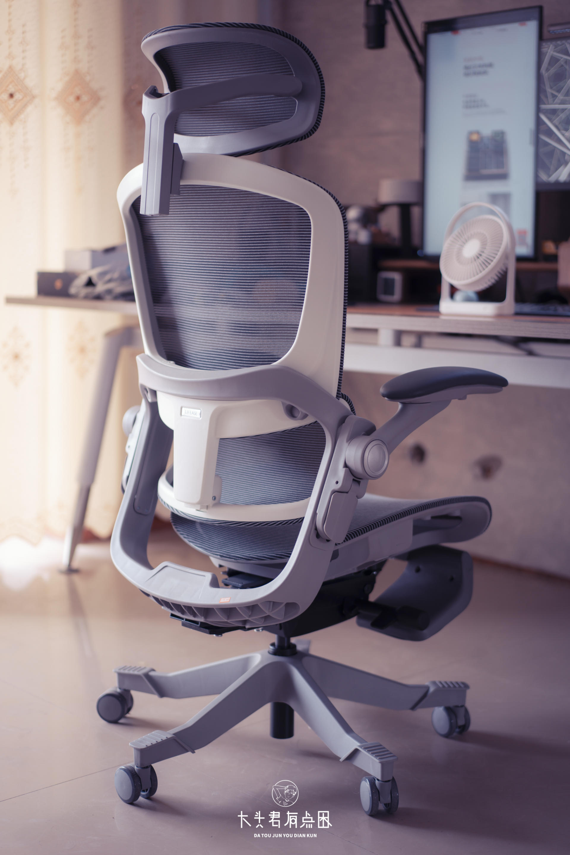 「大头君有点困」舒适再升级，网易3D悬挂腰靠人体工学椅使用感受