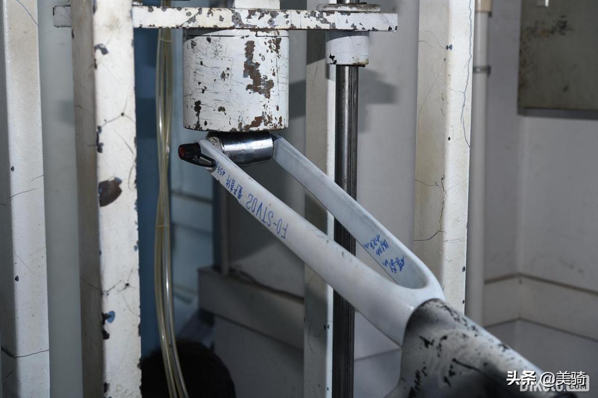 碳纤维车架快客,顶级碳纤维车架制造