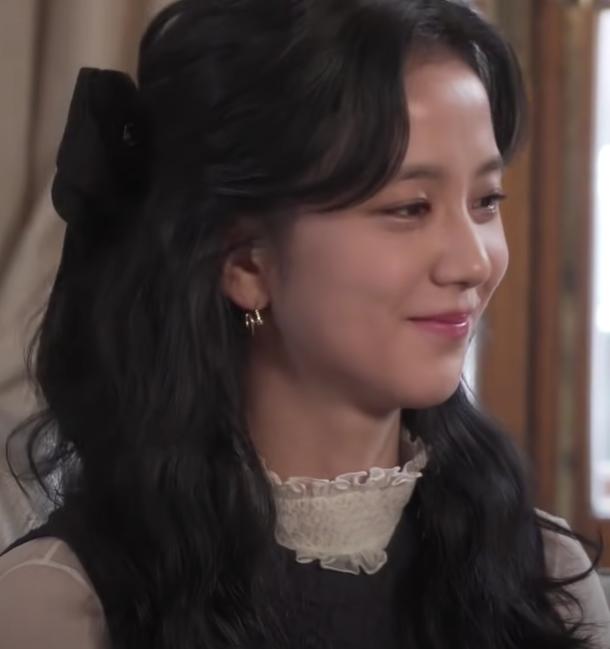 从BP小糊咖到Dior千金，Jisoo的脸越来越值钱了