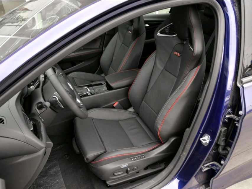 君威gs值得买吗年轻人第一辆车,买别克君威GS送什么东西