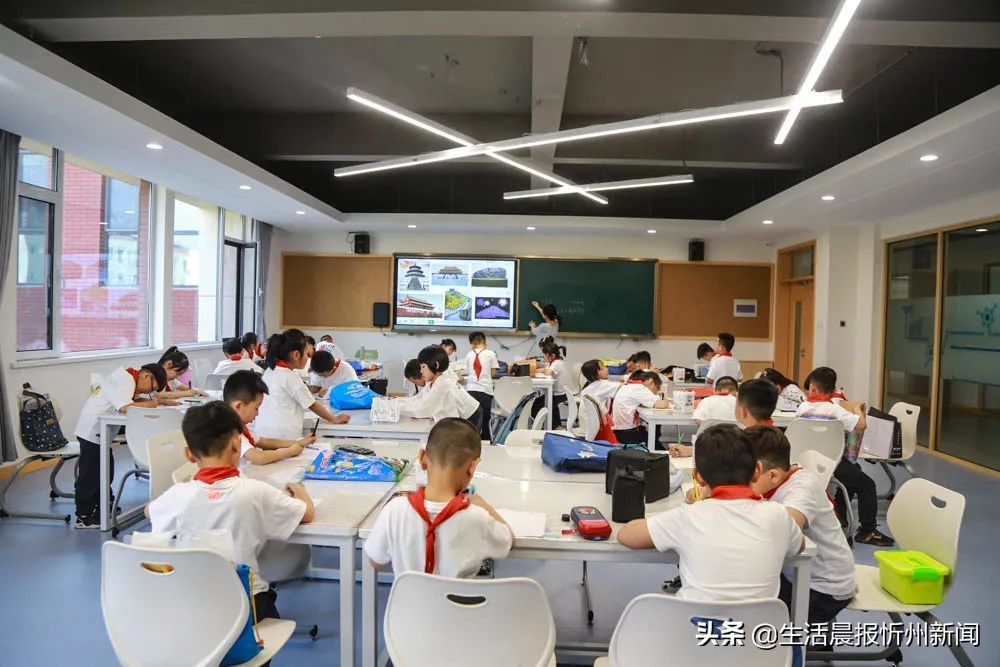 忻州芭蕾舞培训,校园集体舞芭蕾