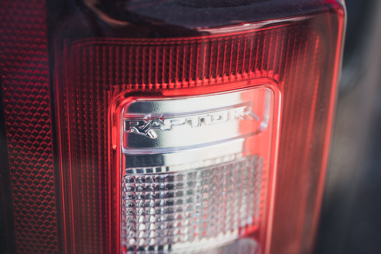 特斯拉cybertruck和福特f-150猛禽,福特猛禽f-150与小皮卡对比图