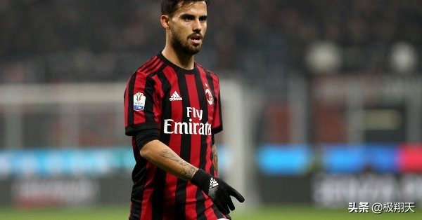 米兰开场9分钟0-2落后萨索洛,米兰德比震撼场面加图索