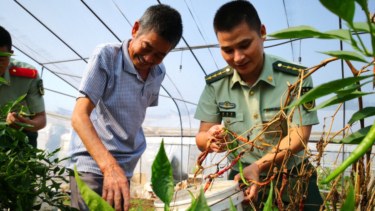 [祖国，我用忠诚祝福您]当兵就要学红军——*警武**江西省总队瑞金中队印象