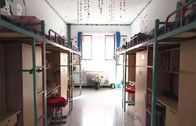 呼和浩特学院的宿舍,呼和浩特职业学院宿舍大吗