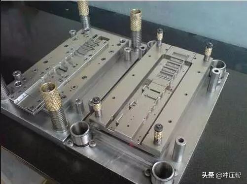 冲压模具设计入门40课,鱼眼端子冲压模具设计