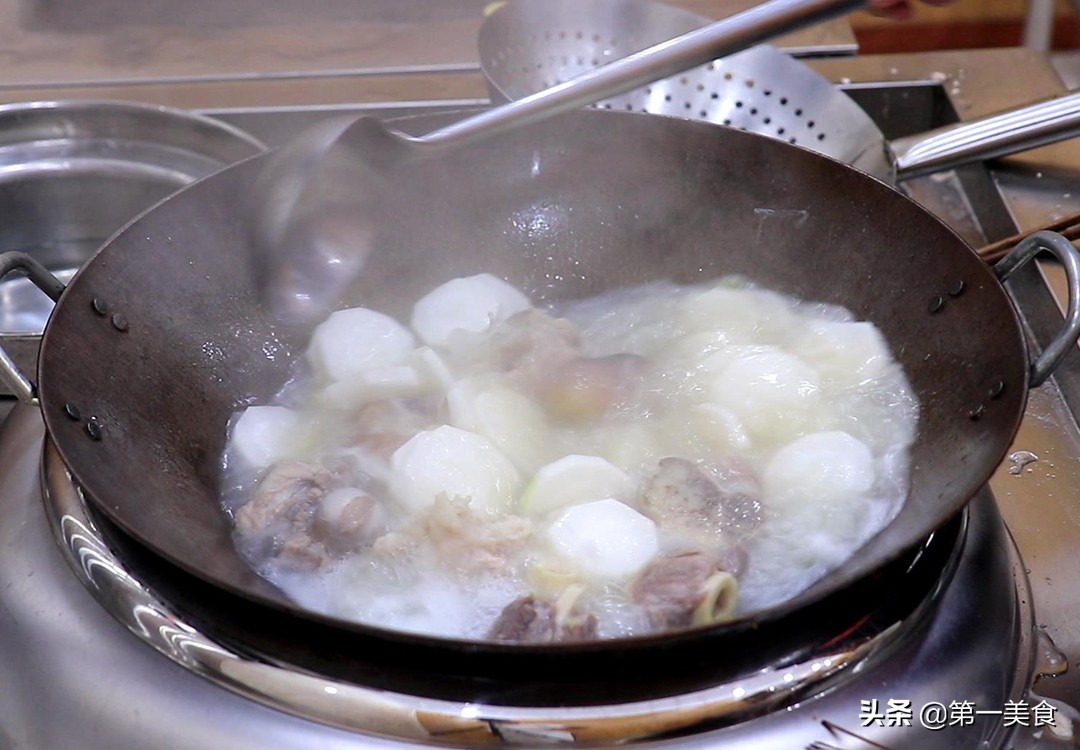 炖大骨头汤怎么炖最好喝,炖大骨头汤焯不焯水
