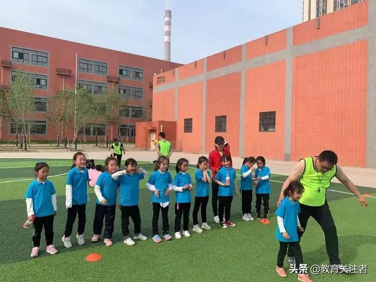 郑州市建设路小学足球,郑州市实验小学足球文化艺术节