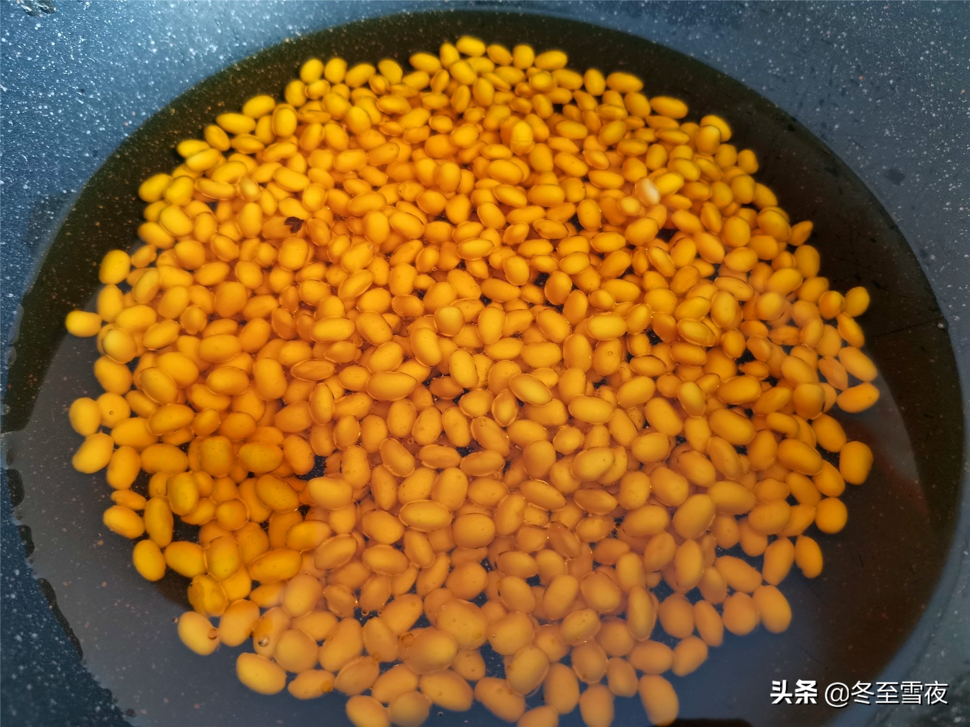 油酥黄豆的正宗做法,油酥黄豆要苏打浸泡才脆