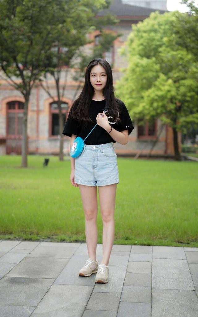 显瘦显高的平底鞋,这才是时髦精的穿搭示范